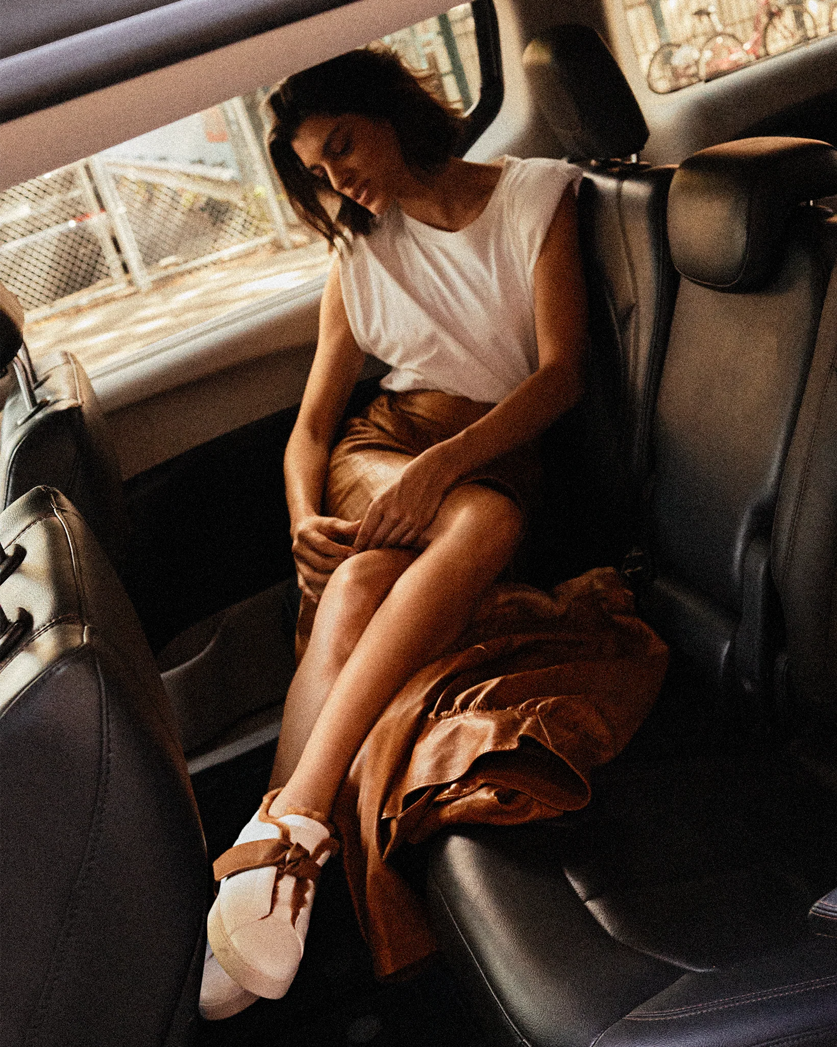 Asymmetric Clarita Sneaker Montone Cognac - Image 5