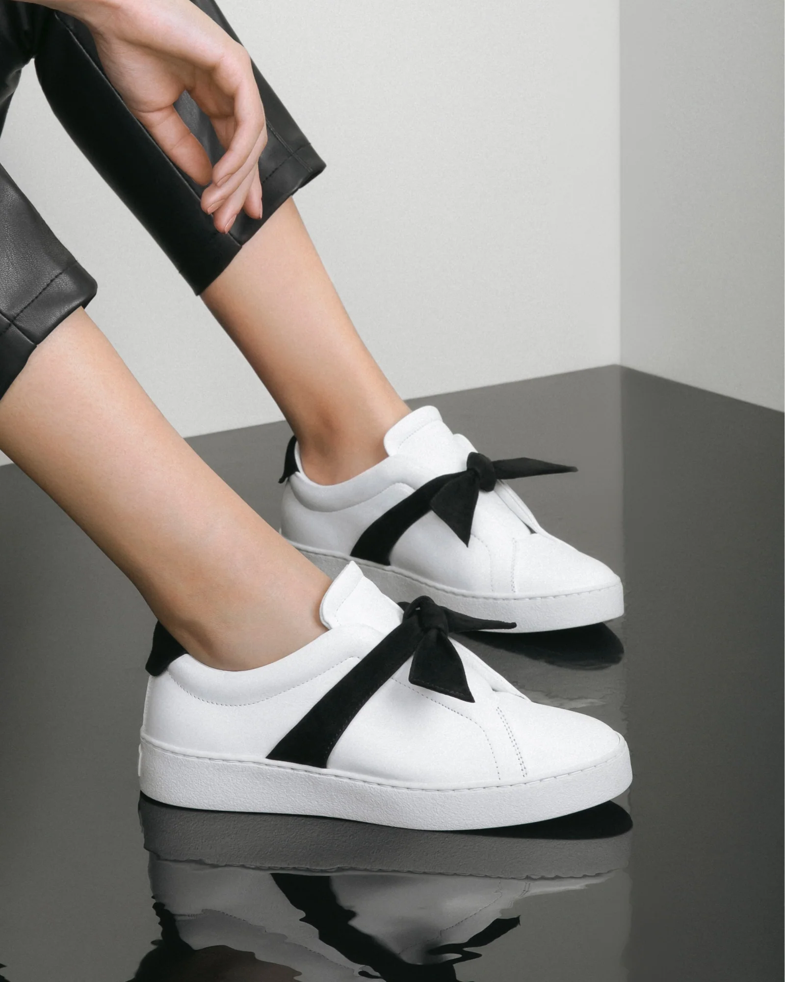 Clarita Sneaker Suede Black & White - Image 4