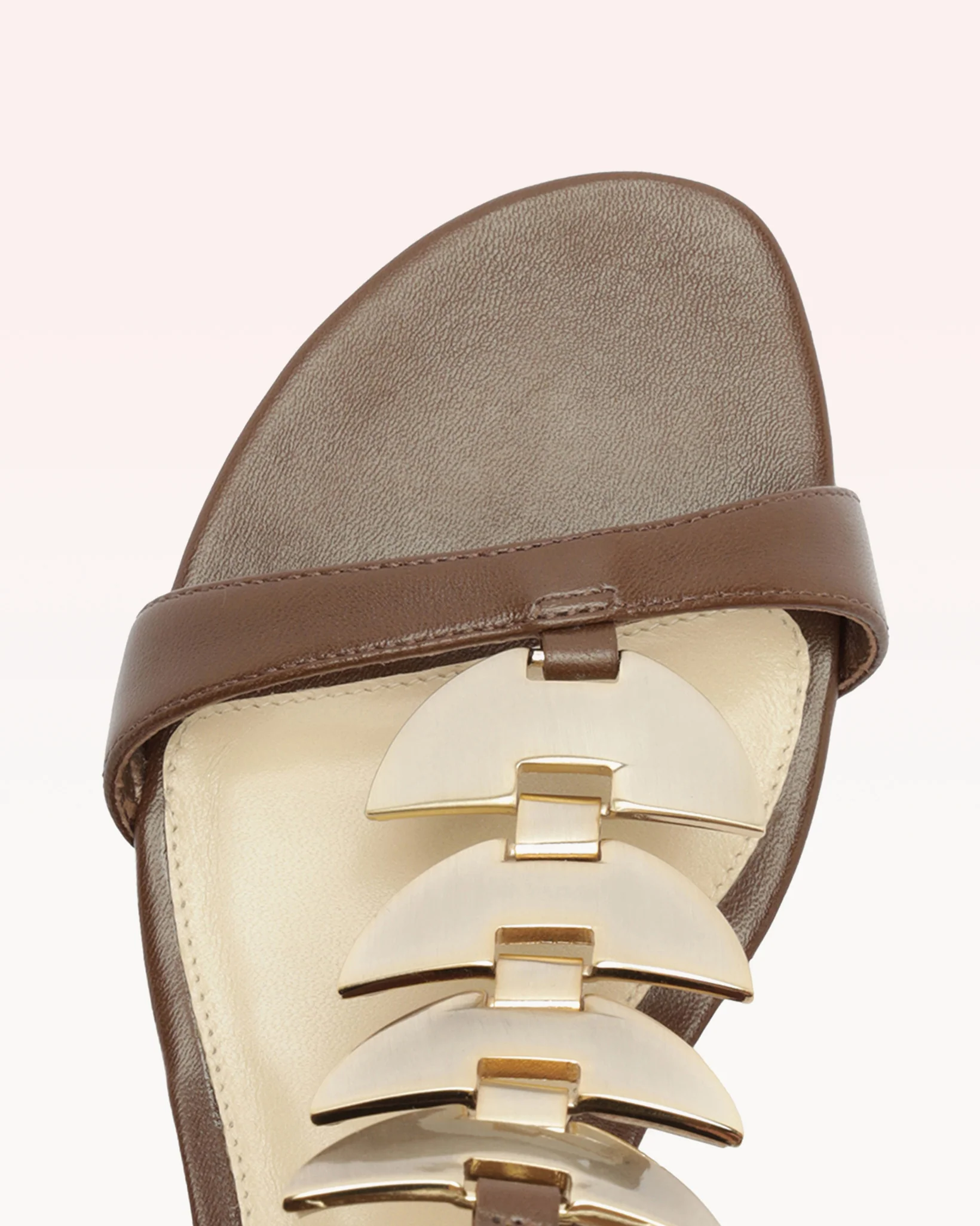 Lia Flat Mousse - Image 5